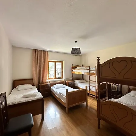 Vandrerhjem Hostel *