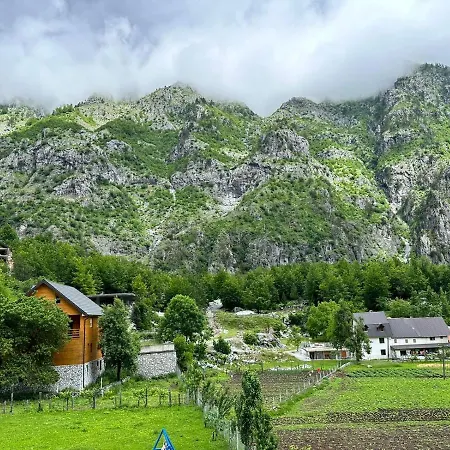 旅馆 Quku I Valbones 瓦勒博内